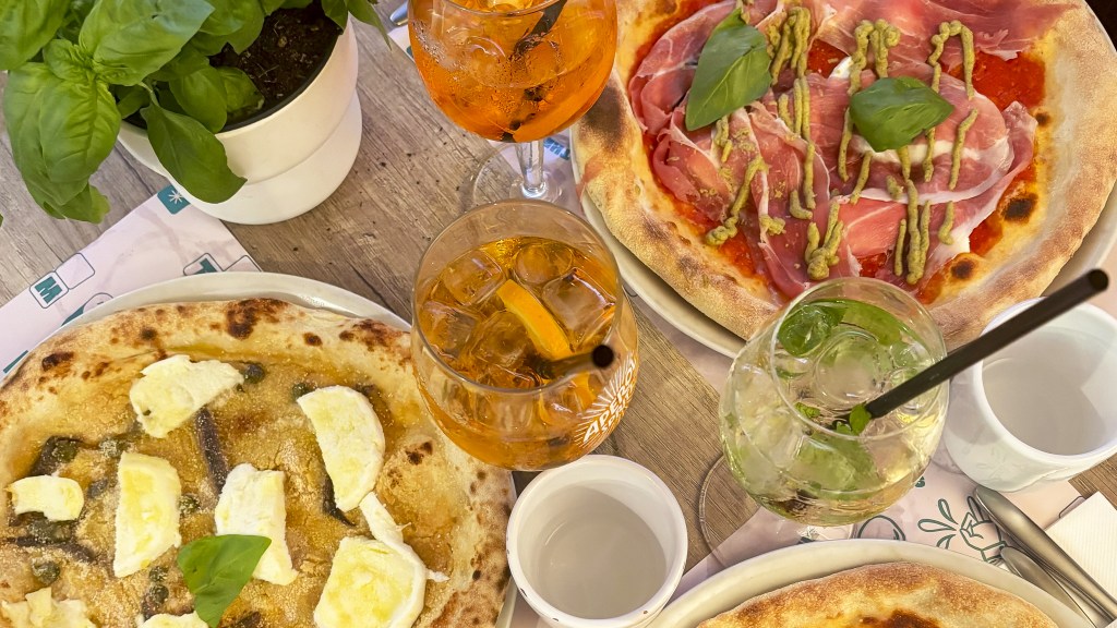 Italské bari a jídlo na každém rohu! Prostě jsme s holkama měly chuť na těstovinky!